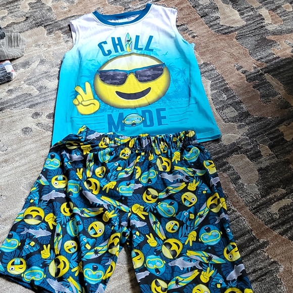 Children's Place set chill mode sunglasses emoji